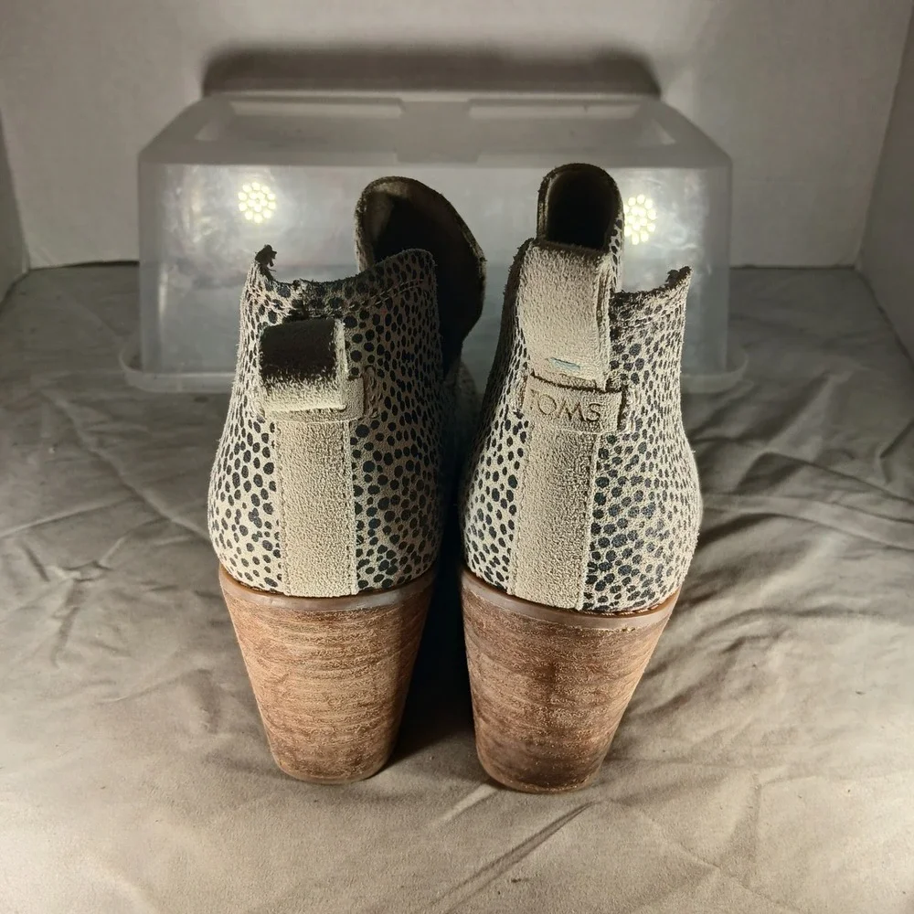 TOMS Wedge Booties 8.5 Cream Black Animal Print Spotted Hair-on-Hide Ankle Boots